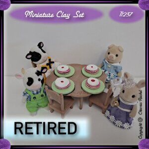 8-Pack Neapolitan Pancakes with Green Foam Plates